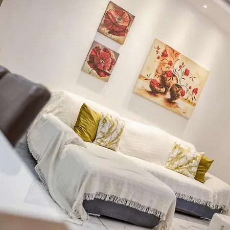 Lovely 3br With 2 Private Balcony & Sofa Bed By 360 Estates 아파트 *