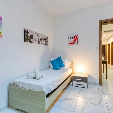 Appartement Lovely 3br With 2 Private Balcony & Sofa Bed By 360 Estates *