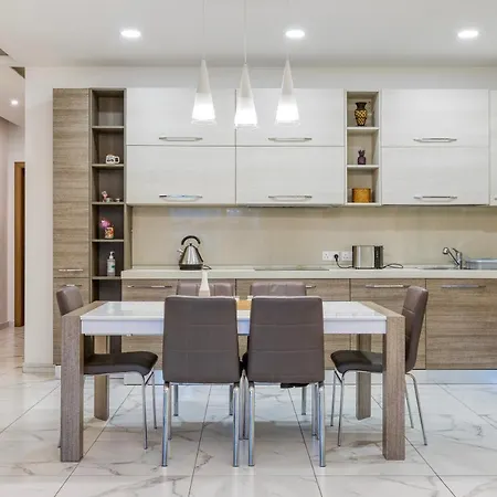 Lovely 3br With 2 Private Balcony & Sofa Bed By 360 Estates Apartamento